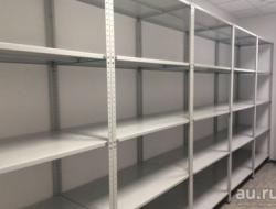 Универсальность металлических стеллажей