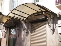 Особенности строительства козырька